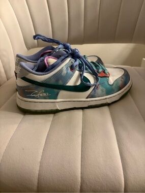 Nike Low-Top Sneakers in Teal Blue and White